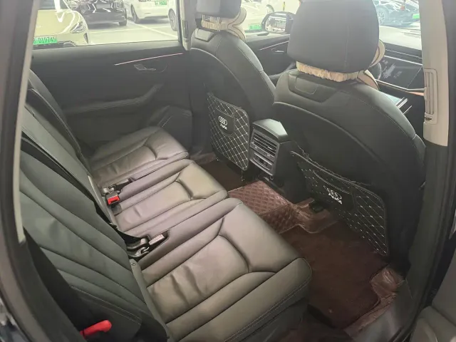 Audi Q7 — Фото автомобиля 15