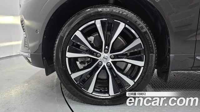Вольво XC60 — Фото автомобиля 5