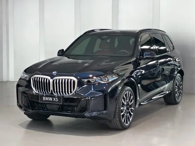 Фотография автомобиля — BMW X5