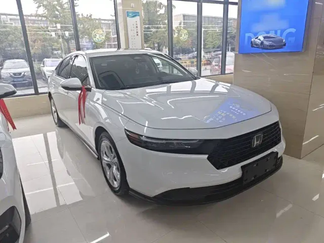 Honda Accord — Фото автомобиля 3