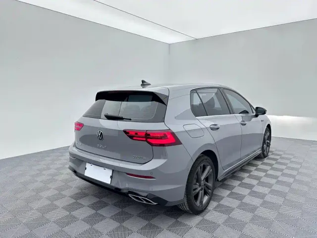 Volkswagen Golf — Фото автомобиля 6