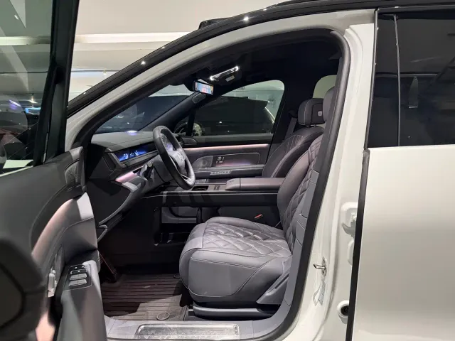 Nio ES8 — Фото автомобиля 4