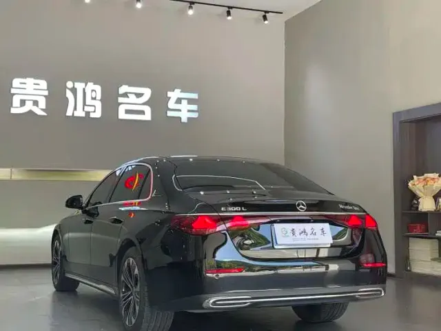 Mercedes-Benz E-Class — Фото автомобиля 7