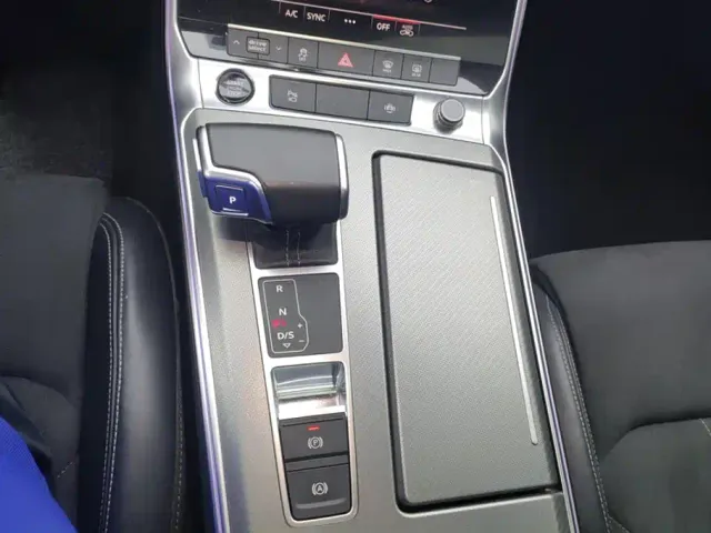 Audi A7L — Фото автомобиля 16