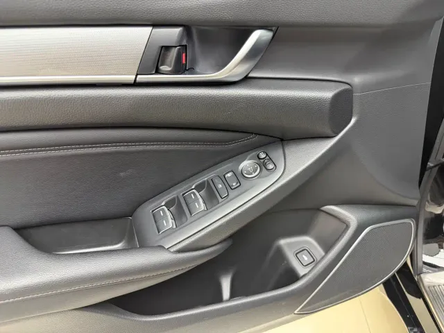 Honda Accord — Фото автомобиля 15