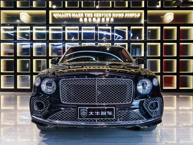 Bentley Bentayga — Фото автомобиля 2