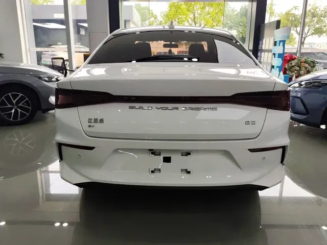 BYD e3 — Фото автомобиля 5