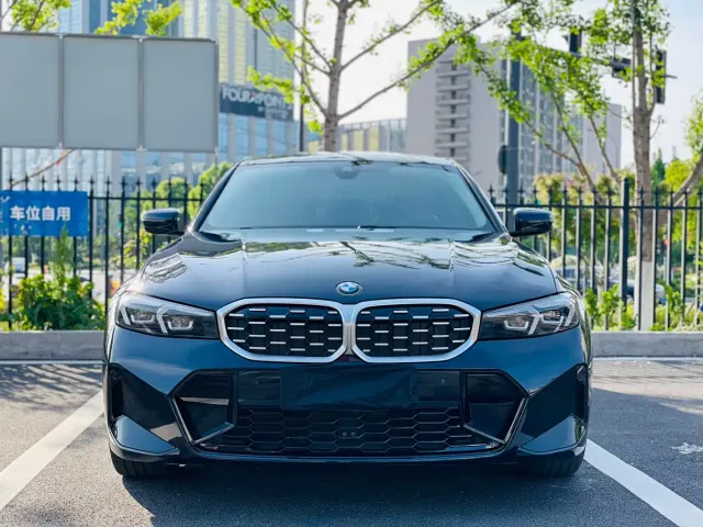 BMW 3 Series — Фото автомобиля 2