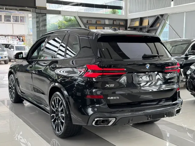 BMW X5 — Фото автомобиля 4