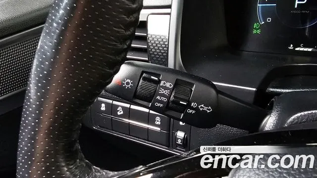 KG_Mobility_Ssangyong Rexton Новый Rexton Sport Khan Дизель 2.2 4WD — Фото автомобиля 25