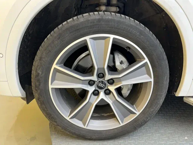 Audi Q5L — Фото автомобиля 9