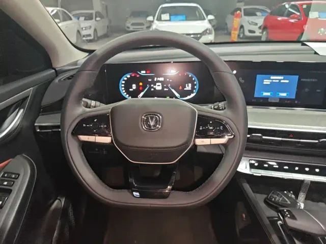 Changan Eado — Фото автомобиля 10