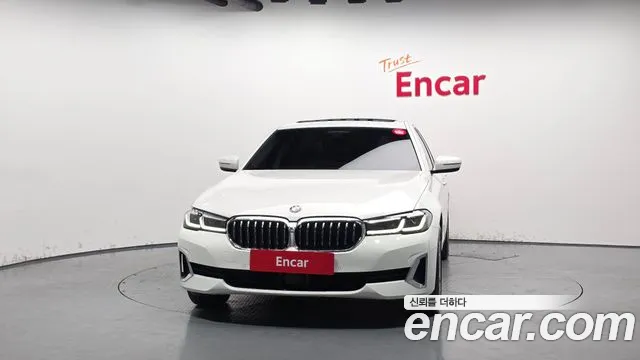 BMW 5-Series — Фото автомобиля 3