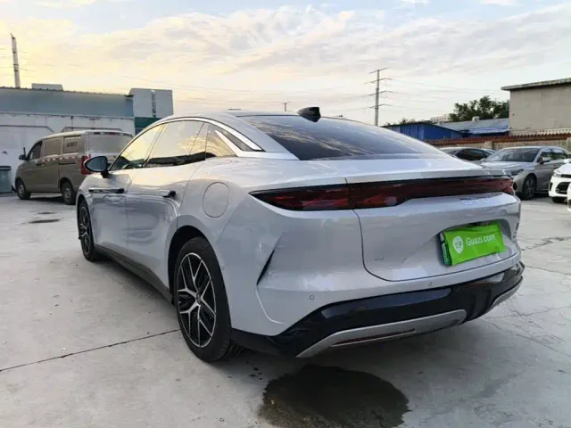 BYD Han L — Фото автомобиля 4