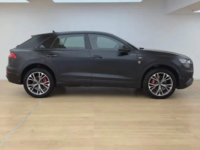 Audi Q8 — Фото автомобиля 3