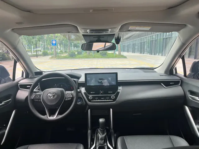 Toyota Frontlander 2023 2.0L Smart Hybrid Dual Engine Luxury Edition — Фото автомобиля 8