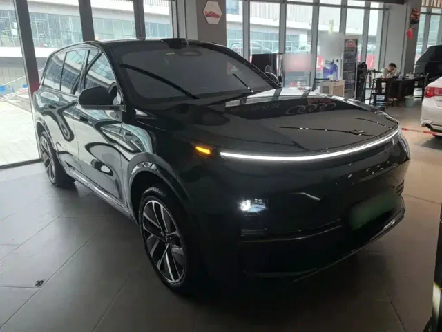 Li Auto L9 — Фото автомобиля 3