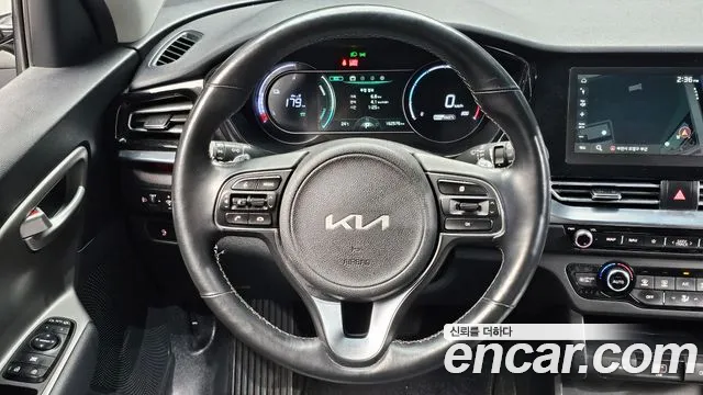 Kia Niro — Фото автомобиля 13