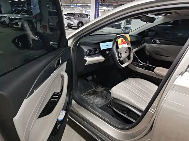 Geely Galaxy Stellar 6 — Фото автомобиля 15