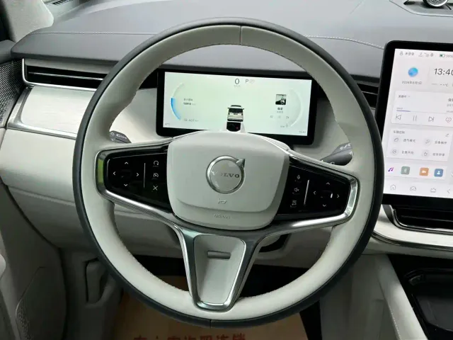 Volvo EM90 — Фото автомобиля 15