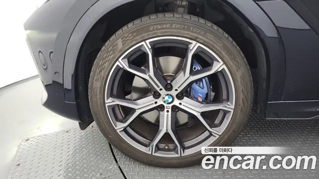 BMW X6 xDrive40i M Sport — Фото автомобиля 3