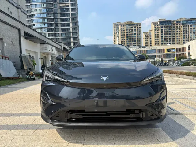 Arcfox Alpha T5 — Фото автомобиля 2