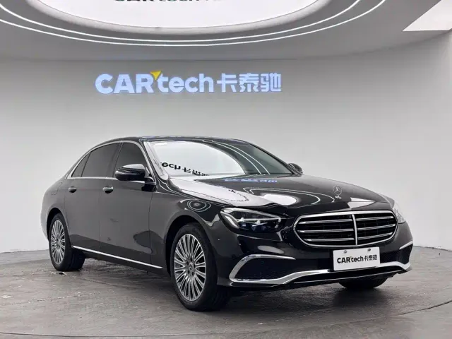 Mercedes-Benz E-Class — Фото автомобиля 2