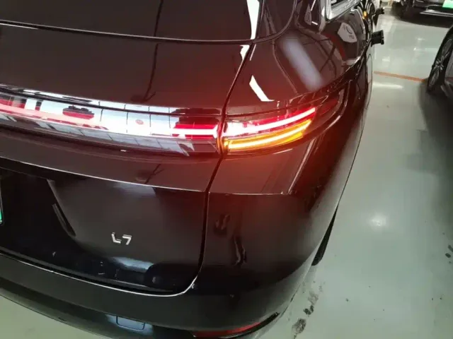 Li Auto L7 — Фото автомобиля 7
