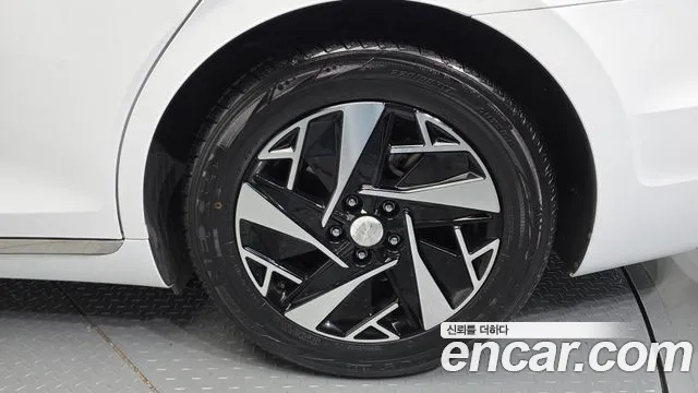 Hyundai Grandeur Grandeur (New) Hybrid — Фото автомобиля 5