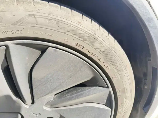 Tesla Model Y — Фото автомобиля 7