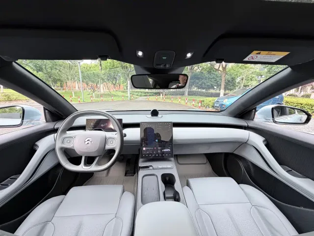 Nio ET5 — Фото автомобиля 5
