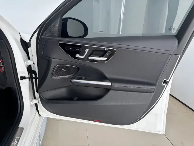 Mercedes-Benz C-Class — Фото автомобиля 25