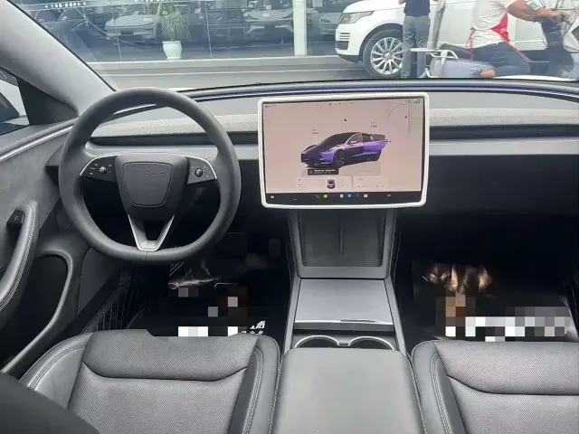 Tesla Model 3 — Фото автомобиля 6