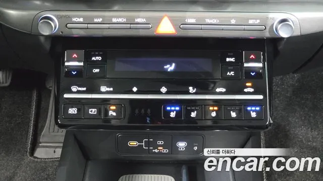 Hyundai Grandeur Grandeur (GN7) 2.5 Бензин 2WD — Фото автомобиля 16