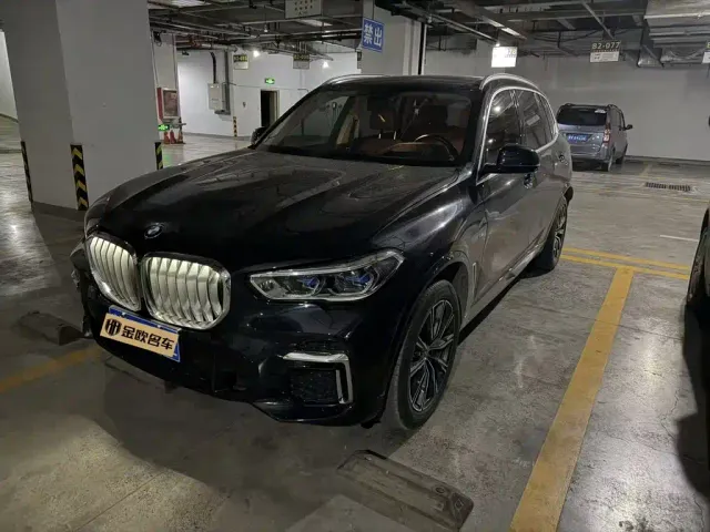 Фотография автомобиля — BMW X5