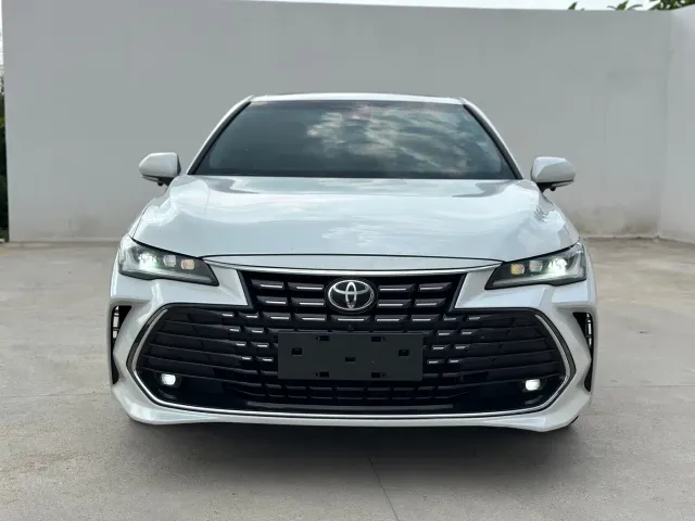 Toyota Avalon — Фото автомобиля 2