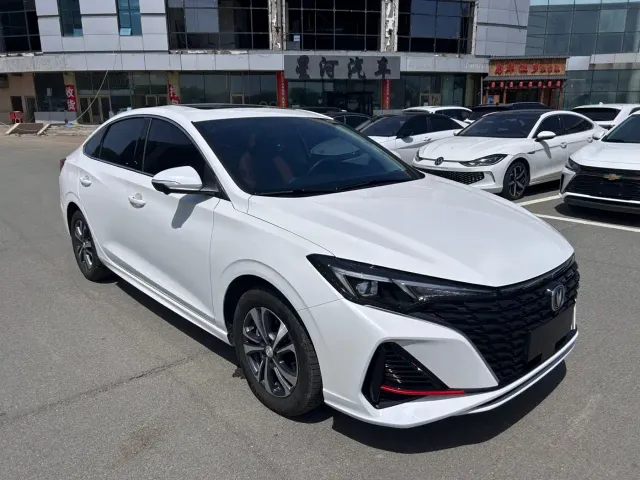 Changan Eado — Фото автомобиля 3