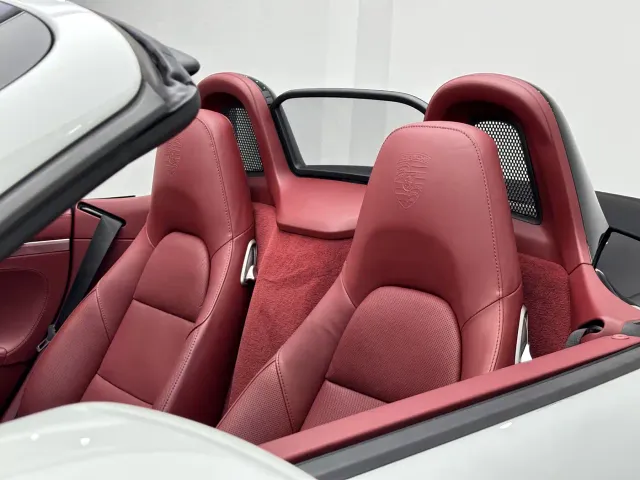 Porsche 718 — Фото автомобиля 10