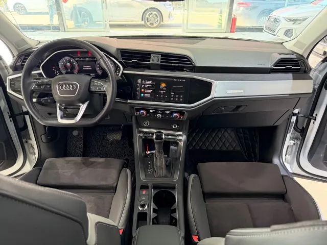 Audi Q3 — Фото автомобиля 11