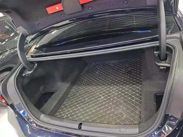 BMW 5 Series — Фото автомобиля 18