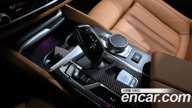 BMW 5 Series G30 — Фото автомобиля 12
