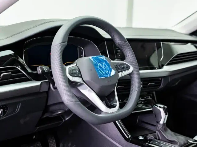 Volkswagen Passat — Фото автомобиля 7