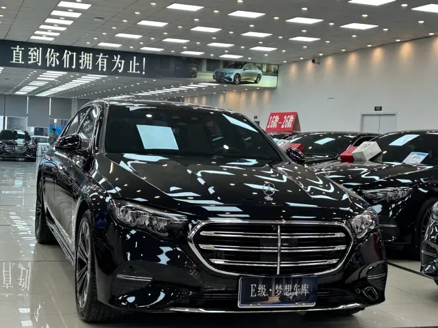 Mercedes-Benz E-Class — Фото автомобиля 3
