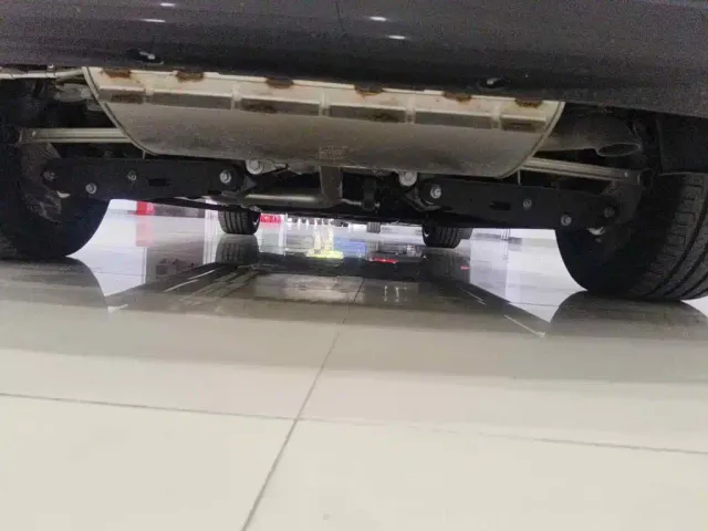 IM Motors LS8 — Фото автомобиля 6