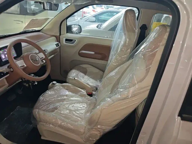 Wuling Hongguang Mini EV — Фото автомобиля 14