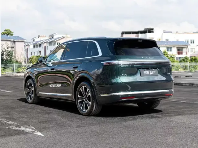 Aito M7 — Фото автомобиля 4