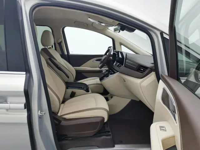 Bestune Besturn M9 — Фото автомобиля 23