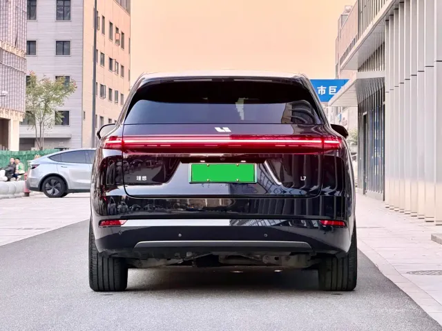 Li Auto L7 — Фото автомобиля 5