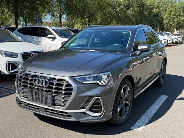 Фотография автомобиля — Audi Q3