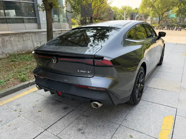 Changan UNI-V — Фото автомобиля 12